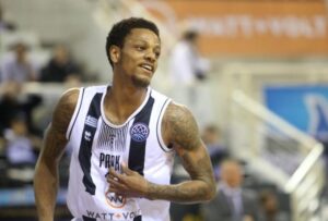 paok tenerife 0301 Carlos Sainz Monza