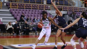 pao epserides gynaikes.jpg