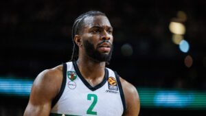 Keenan Evans to Olympiacos Κίναν Έβανς