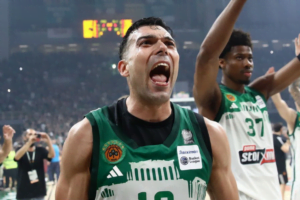 Kostas Sloukas to pao Ολυμπιακός - ΑΕΚ