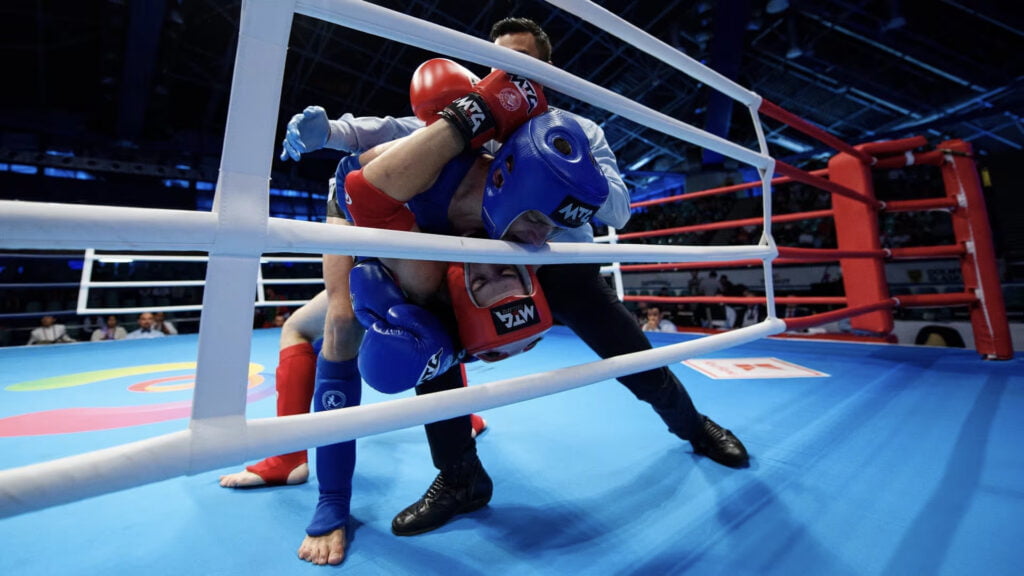 Κατέρρευσε Ρώσος προπονητής Muay Thai στο Παγκόσμιο στην Πάτρα