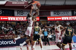 Venezia Aris Άρης προς τους οπαδούς του στην Βενετία Eurocup Άρης κόσμος