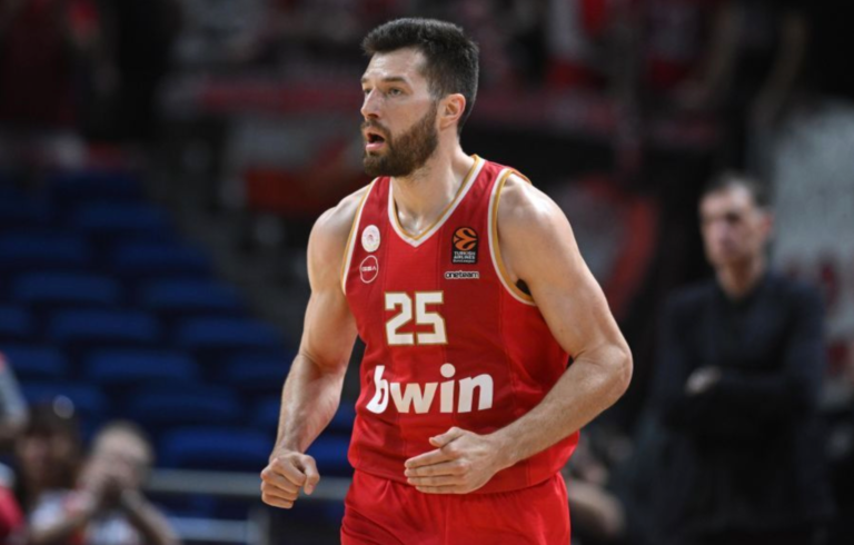 Alba Olympiacos Peters Peters