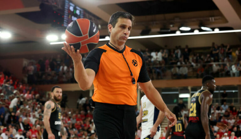 διαιτητές