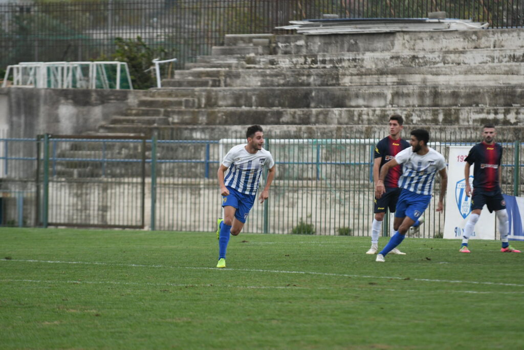 ntinos thyella Θύελλα