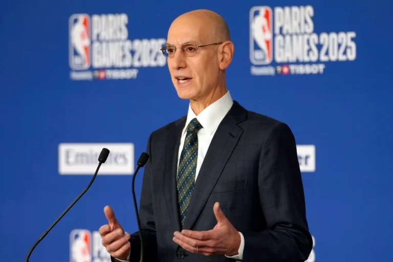 Silver NBA jpg Άνταμ Σίλβερ